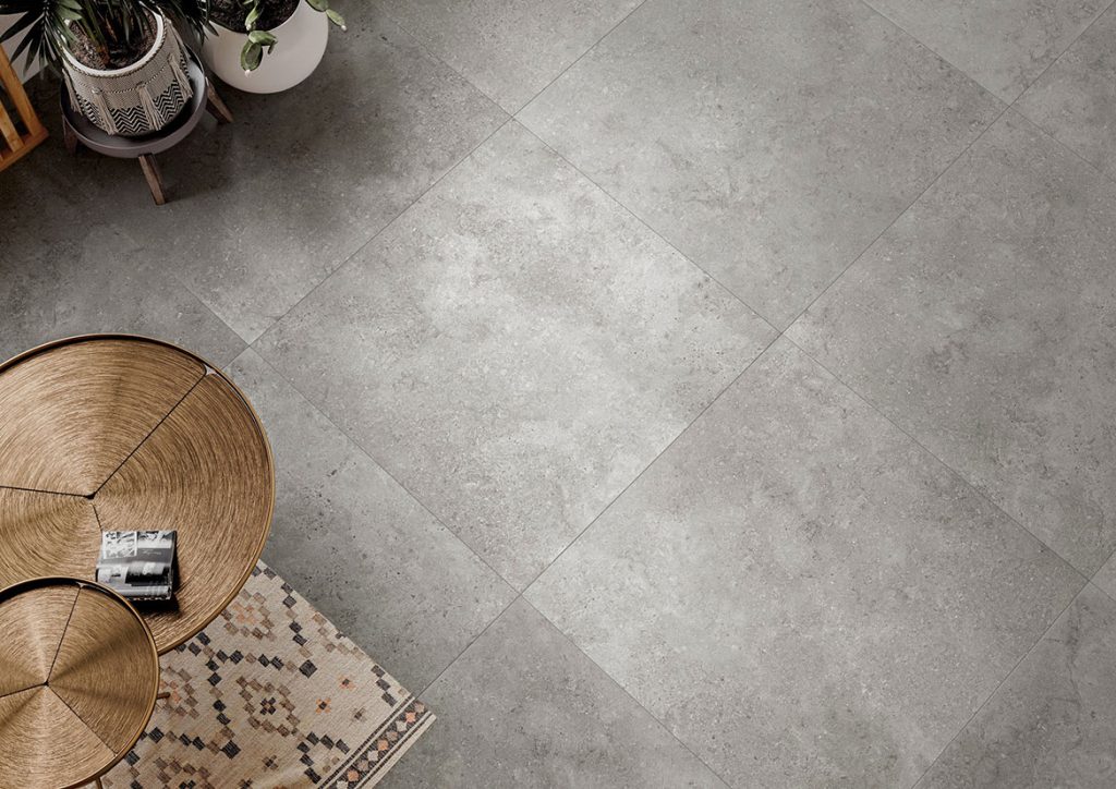 Colosseo-Grigio-90x90-living-CLOSE-UP